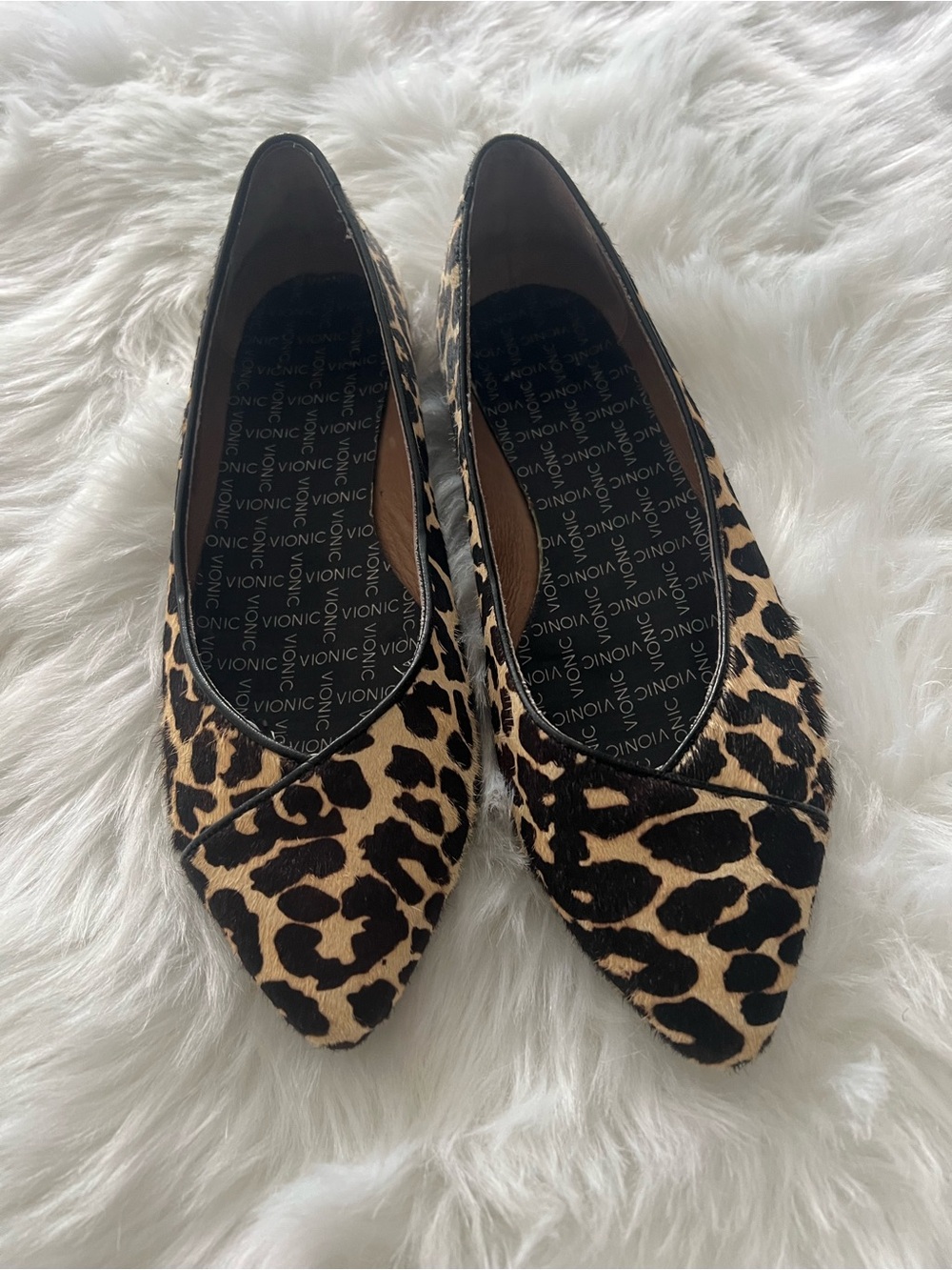 Vionic Caballo Women Shoes Tan Leopard Flats Calf Hair Slip On Loafers Size 8